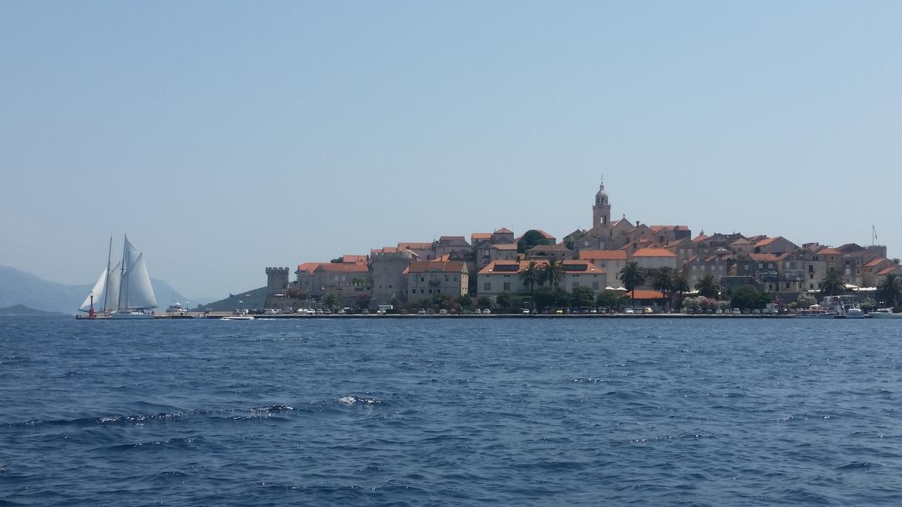 Villa Jade Apartments Front Row Sea View - Walk To Korcula Old Town Medvinjak Luaran gambar