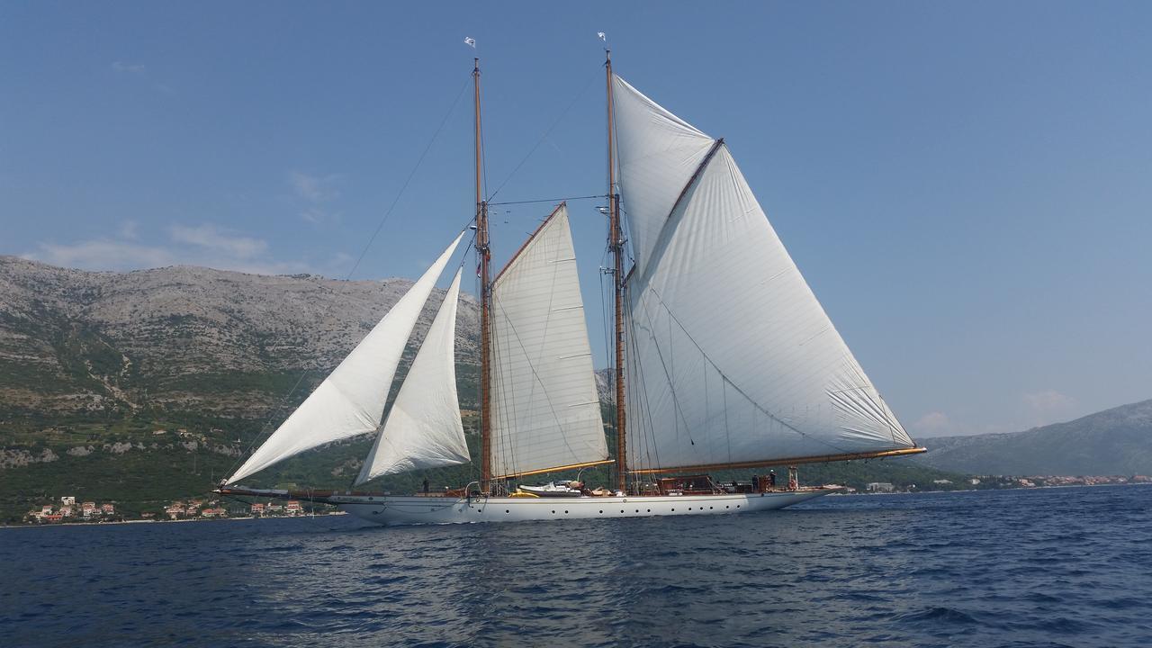 Villa Jade Apartments Front Row Sea View - Walk To Korcula Old Town Medvinjak Luaran gambar