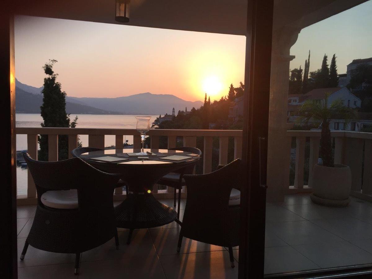 Villa Jade Apartments Front Row Sea View - Walk To Korcula Old Town Medvinjak Luaran gambar